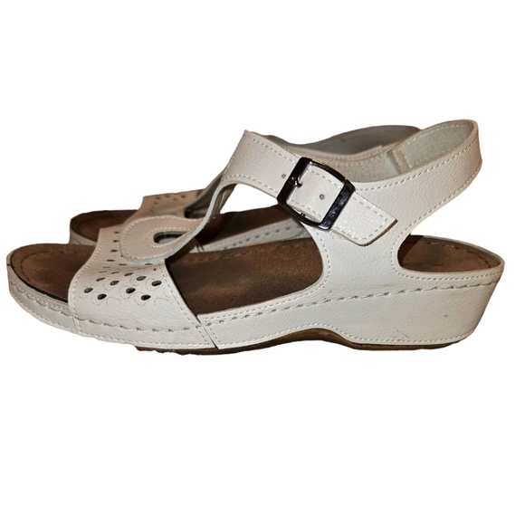 Flexu8 Sandals, Size 8.5, 2 inch Heel, White, Leather, - Picture 2 of 5